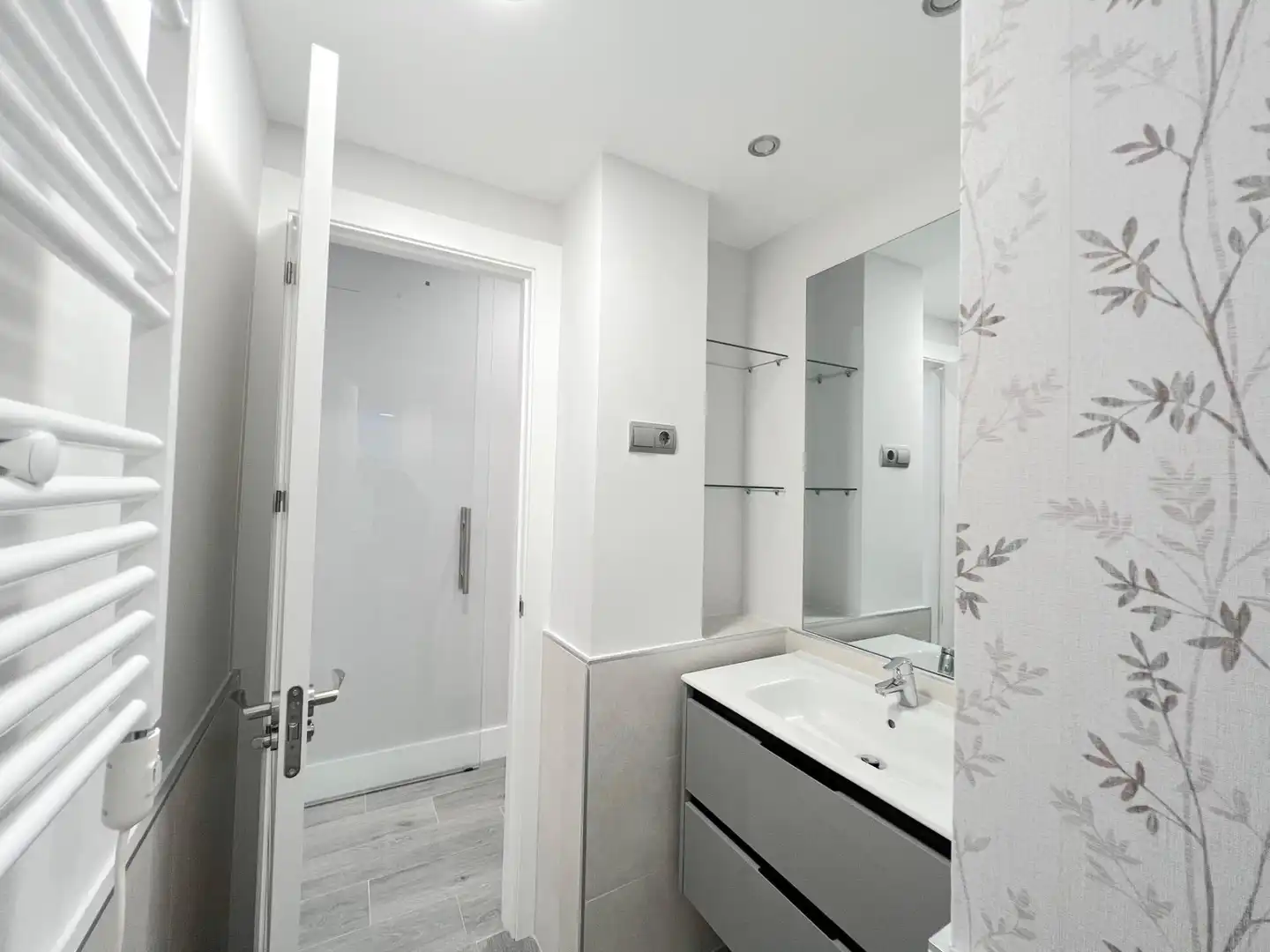 Bathroom of Flat for rent in Barrio de Salamanca