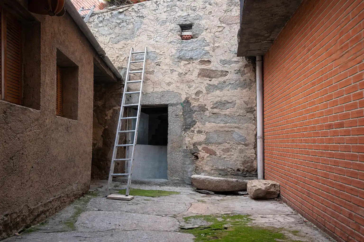 Exterior view of Houses for sale in Navalmoral  with Balcony