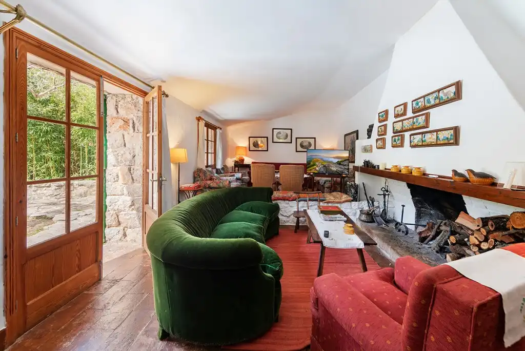 Sala d'estar de Finca rústica en venda en Escorca amb Aire condicionat, Calefacció i Jardí privat