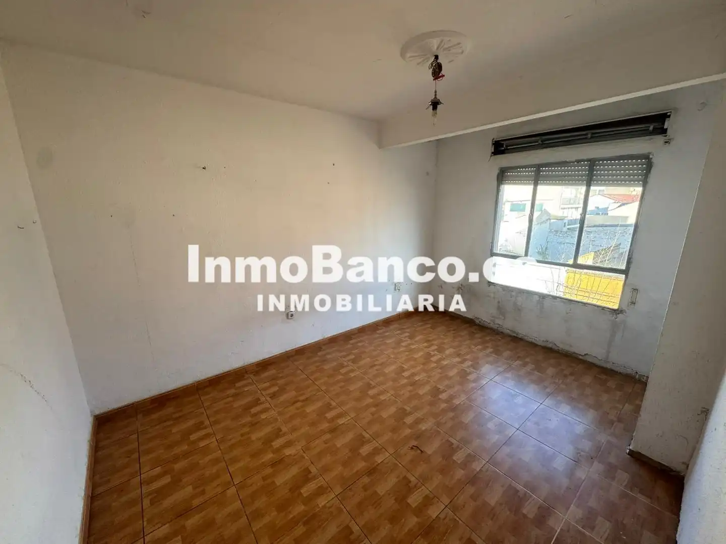 Vista exterior de Piso en venta en Chiva con Balcón