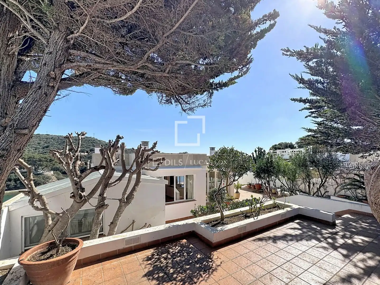 Vista exterior de Casa o xalet en venda en Maó - Mahón amb Aire condicionat, Jardí privat i Terrassa
