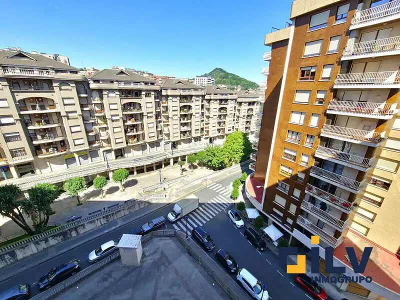 Vista exterior de Piso en venta en Portugalete con Calefacción, Terraza y Amueblado
