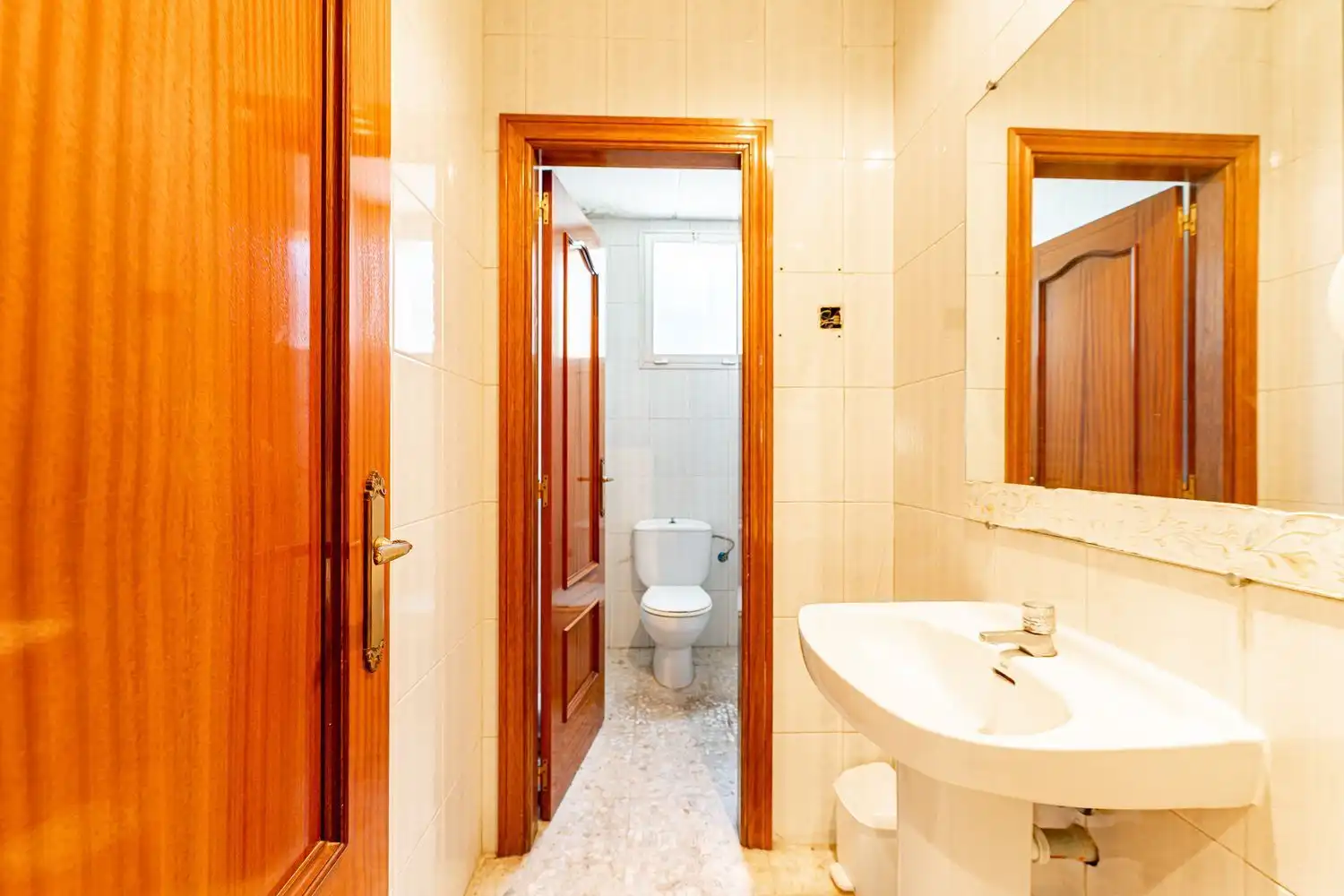Badezimmer von Gebäude zum Verkauf in Fuenlabrada