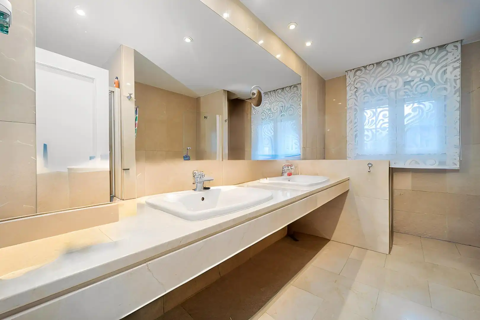 Baño de Casa o chalet de alquiler en Pozuelo de Alarcón con Calefacción, Jardín privado y Terraza