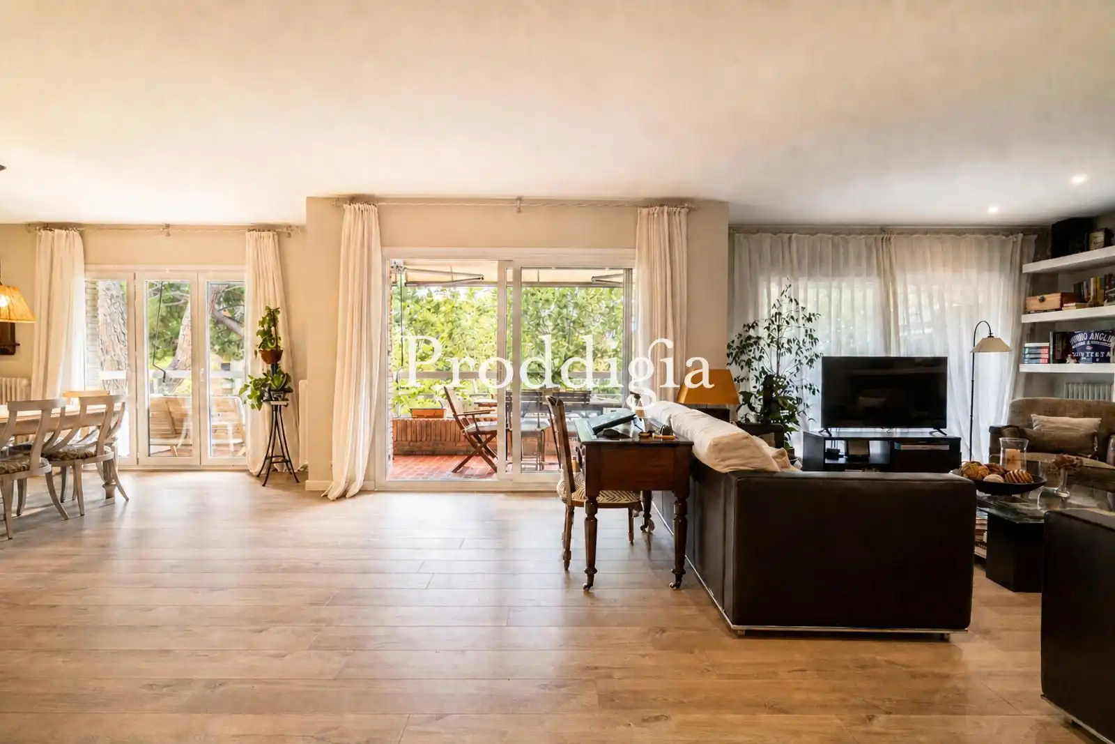 Sala d'estar de Àtic en venda en Sant Cugat del Vallès amb Aire condicionat, Calefacció i Terrassa