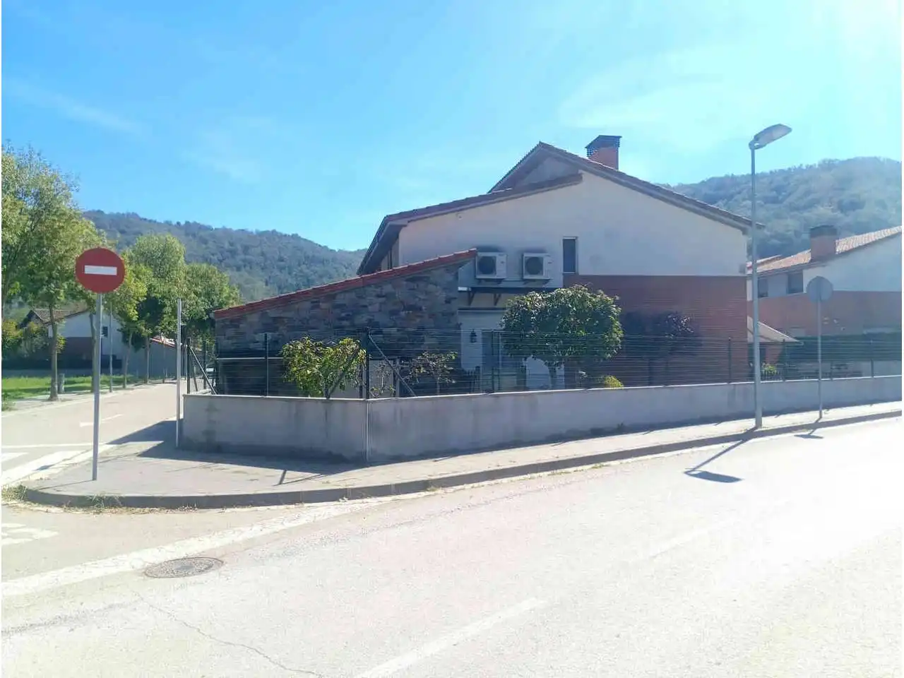 Casa amb jardí en venda a Calle Mas Xervanda 17