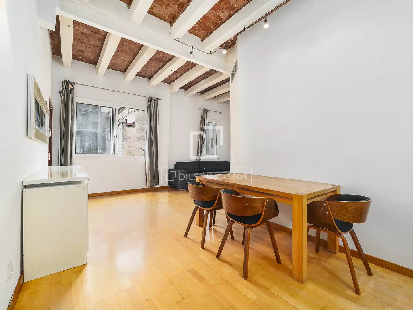 Außenansicht von Wohnung zum Verkauf in Barcelona mit Klimaanlage und Heizung