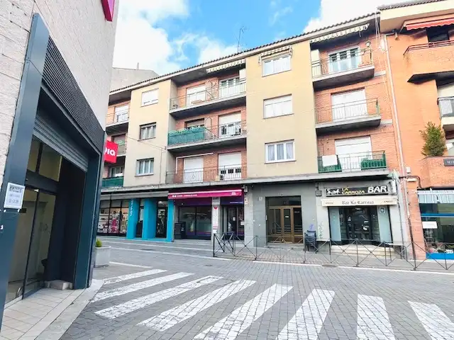 Vista exterior de Piso en venta en Cuéllar con Amueblado, Horno y Lavadora