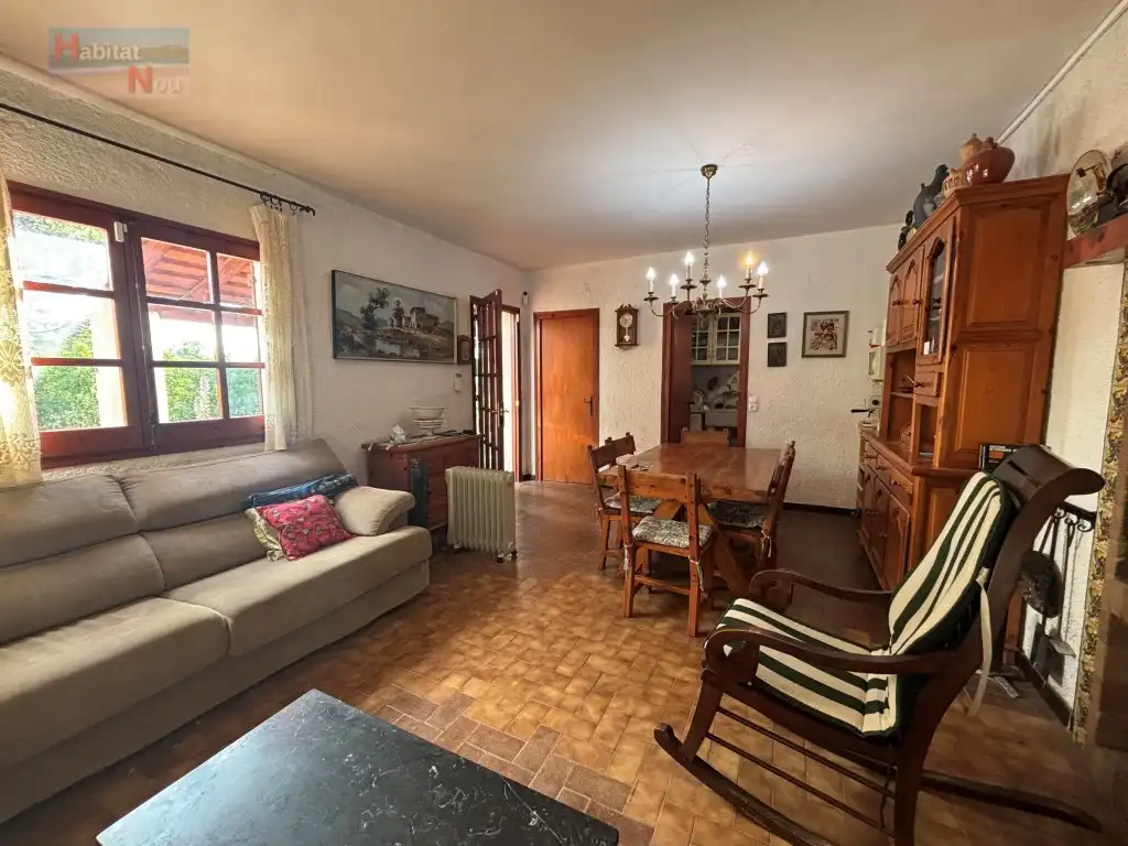 Sala d'estar de Casa o xalet en venda en La Bisbal del Penedès amb Moblat i Forn