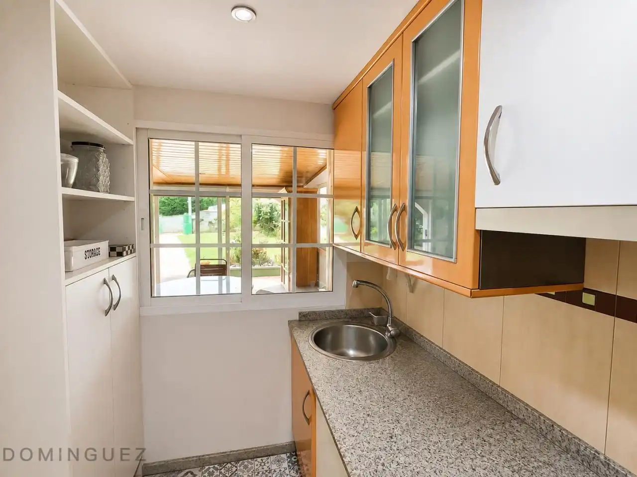 Cuina de Casa o xalet en venda en Cangas  amb Calefacció, Jardí privat i Terrassa