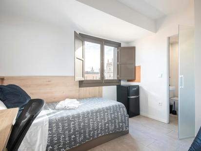 Bedroom of Flat to share in  Valencia Capital  with Air Conditioner, Heating and Furnished