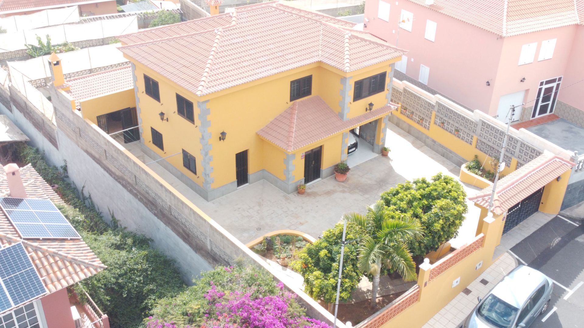 Exterior view of House or chalet for sale in Candelaria  with Air Conditioner, Private garden and Parquet flooring