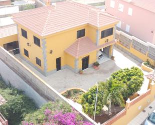 Exterior view of House or chalet for sale in Candelaria  with Air Conditioner, Private garden and Parquet flooring