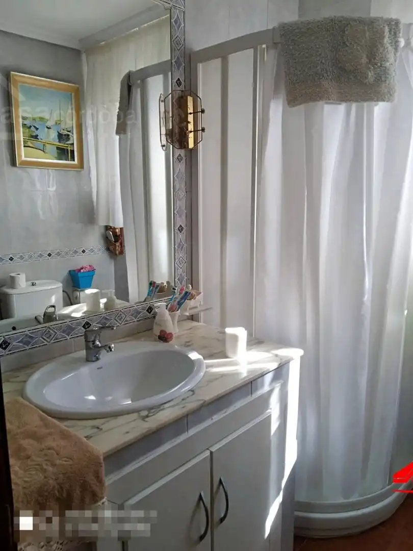 Bathroom of Houses for sale in Córdoba  with Terrace and Swimming Pool