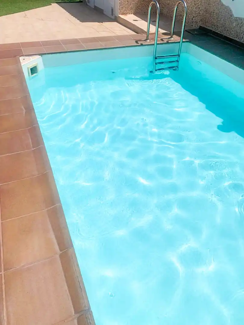 Schwimmbecken von Dachboden zur Miete in Fuengirola mit Klimaanlage, Terrasse und Möbliert