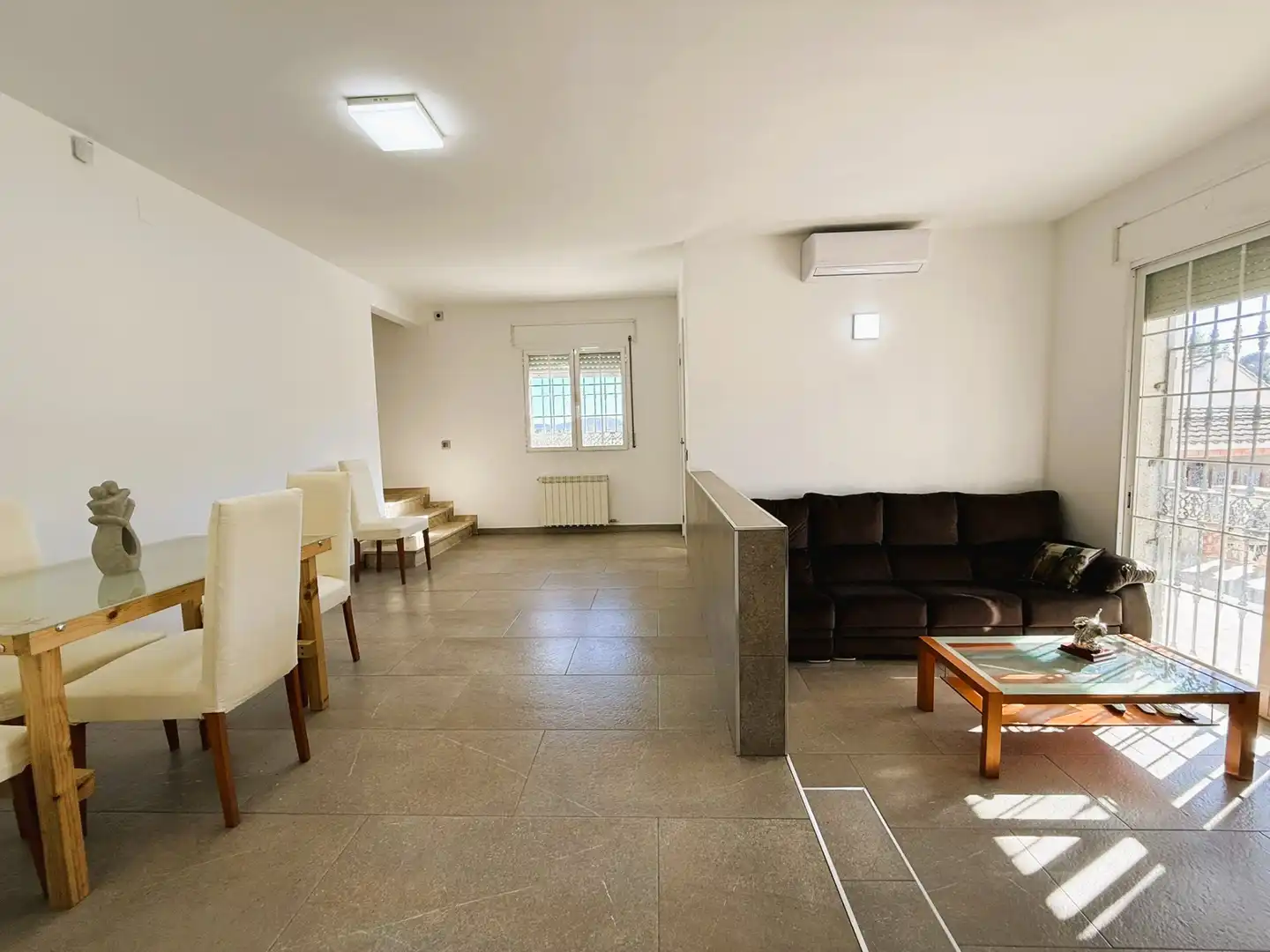 Sala de estar de Casa o chalet en venta en Lliçà d'Amunt con Aire acondicionado, Calefacción y Jardín privado