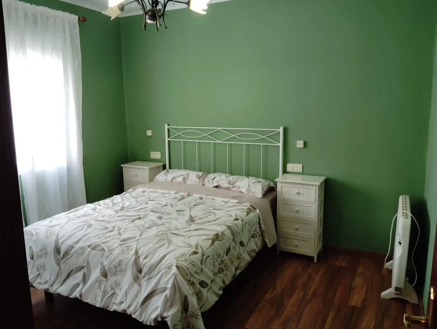 Bedroom of Flat for rent in Oviedo   with Heating, Furnished and Oven