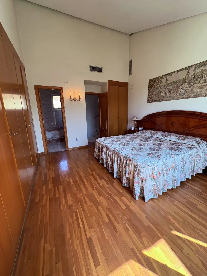 Habitación de Casa adosada en venta en Rocafort con Aire acondicionado, Calefacción y Jardín privado