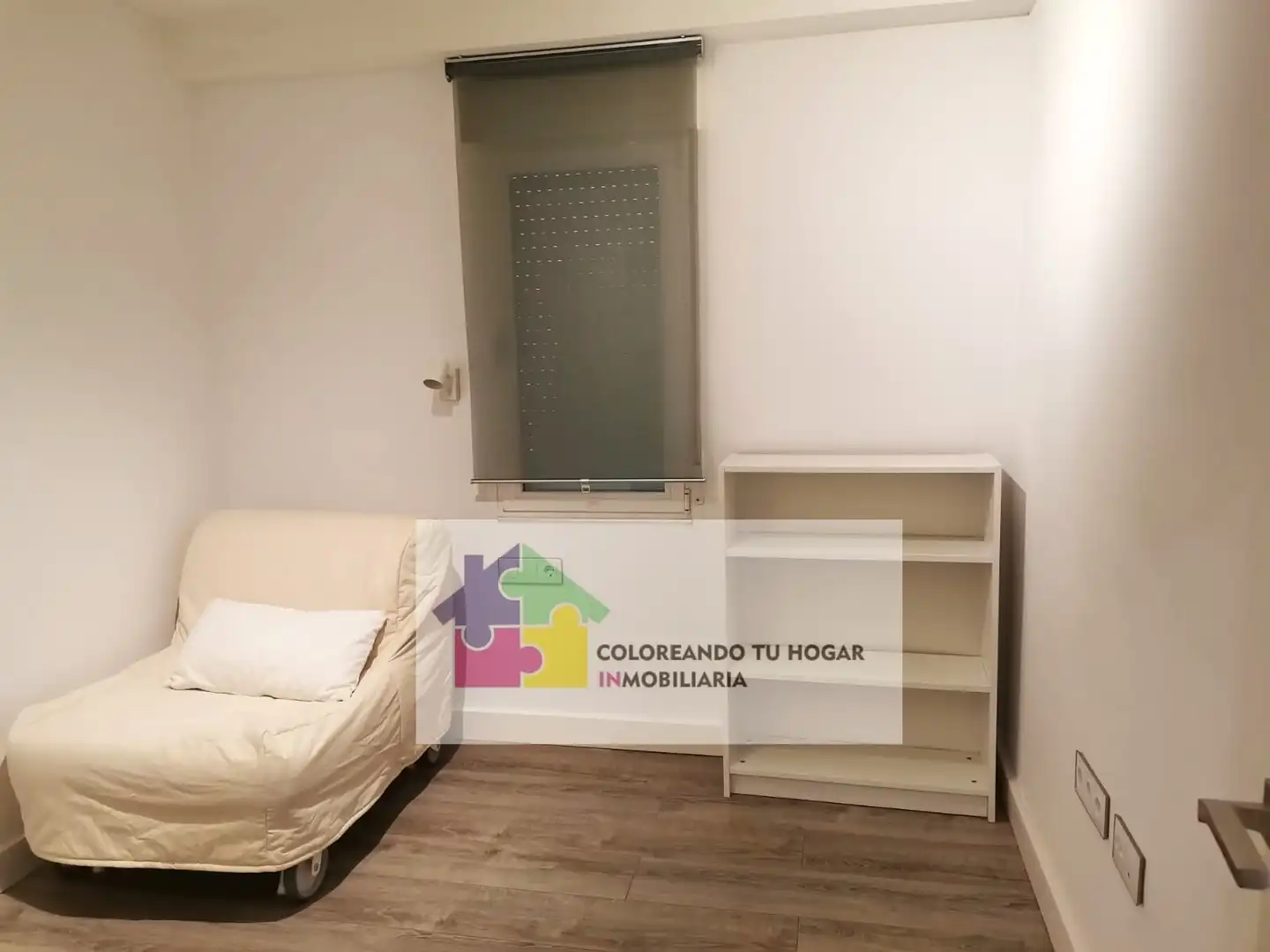 Dormitori de Pis de lloguer en León Capital  amb Calefacció, Parquet i Terrassa