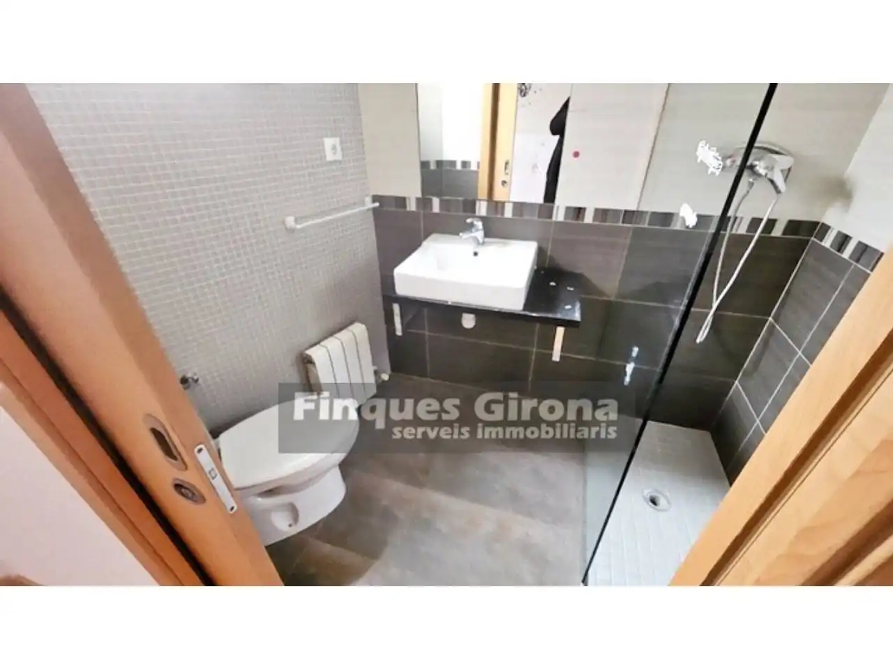 Baño de Piso en venta en Girona con Aire acondicionado, Calefacción y Parquet