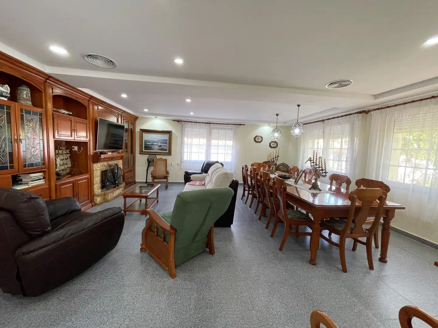 Menjador de Casa o xalet en venda en Orihuela amb Jardí privat, Terrassa i Piscina