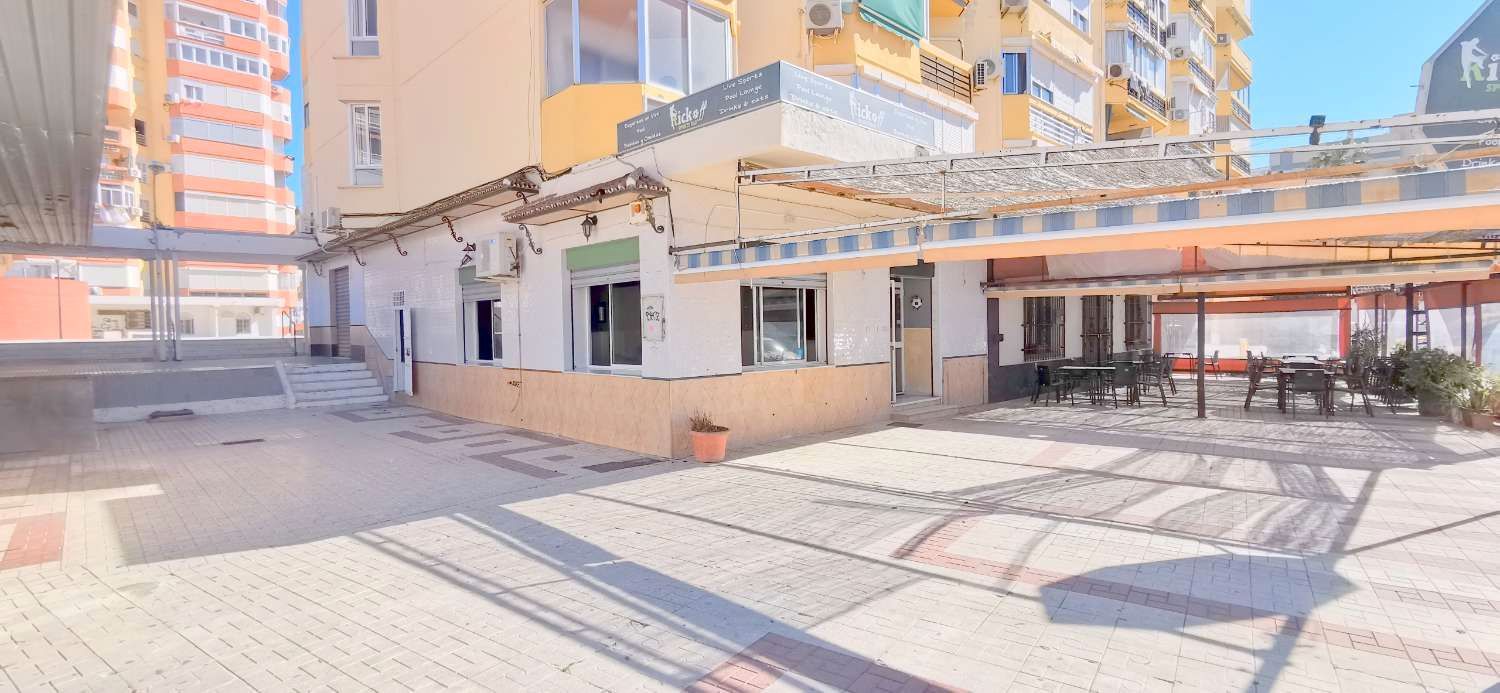 Premises for sale in Vélez-Málaga  with Air Conditioner and Furnished