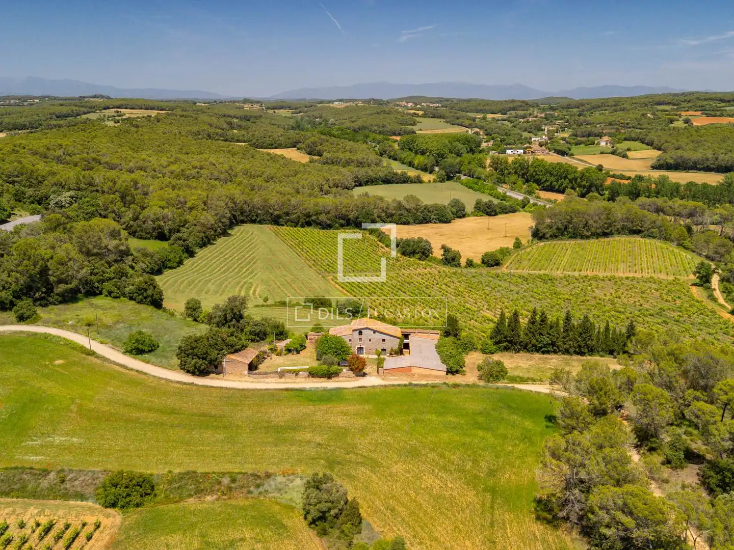 Casa rústica amb piscina en venda a Vilopriu, imagen 3