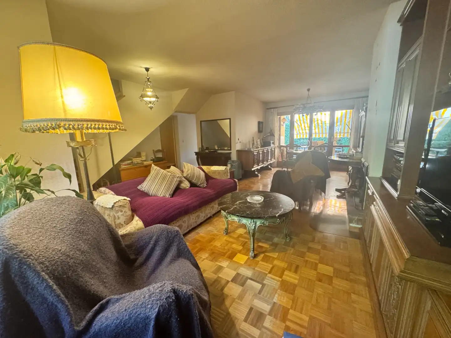 Sala d'estar de Casa adosada en venda en El Escorial amb Calefacció, Jardí privat i Parquet