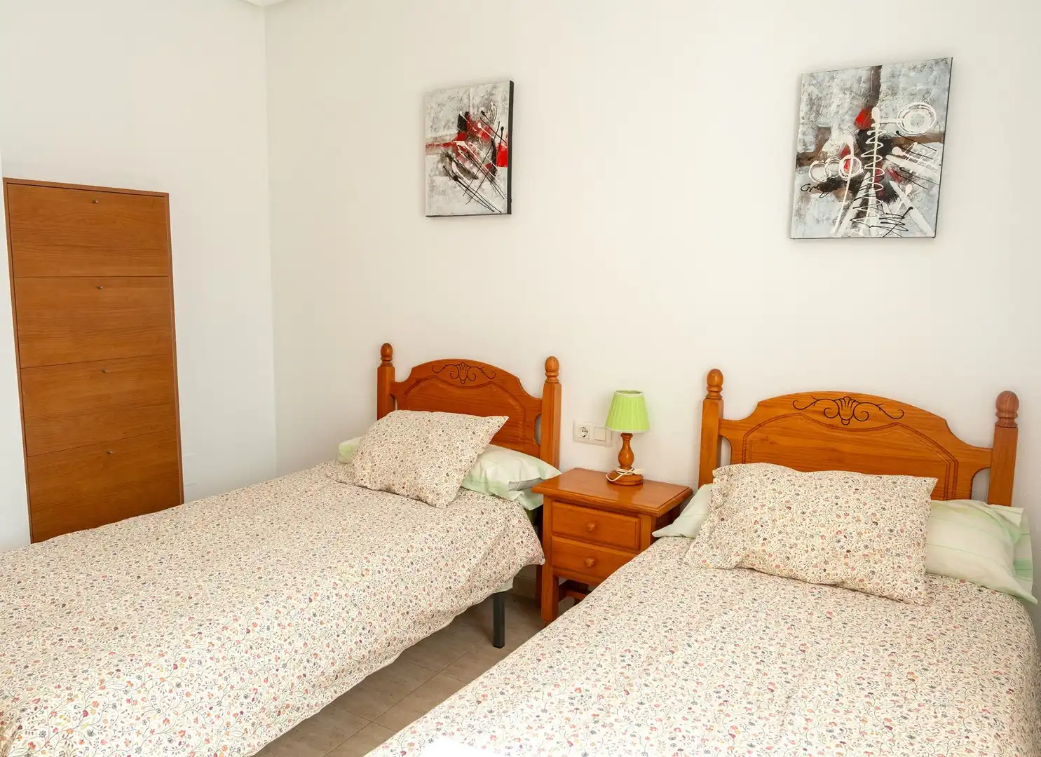 Dormitori de Casa adosada en venda en Orihuela amb Aire condicionat, Calefacció i Jardí privat