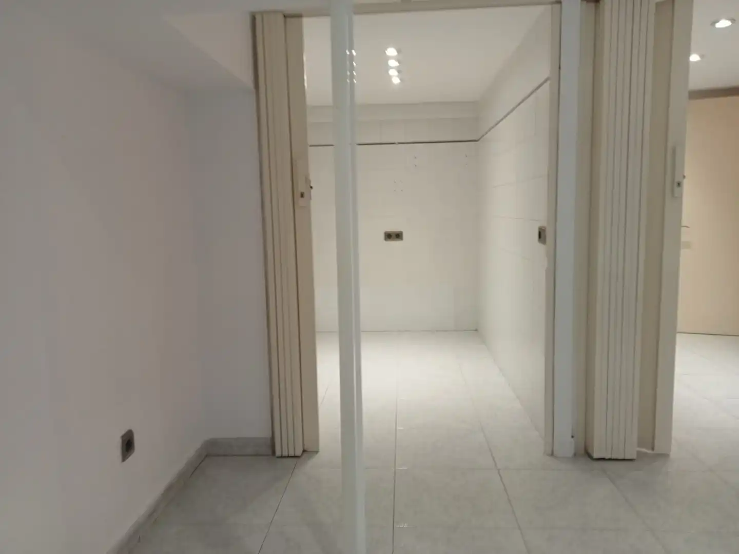 Local de alquiler en Cornellà de Llobregat con Aire acondicionado