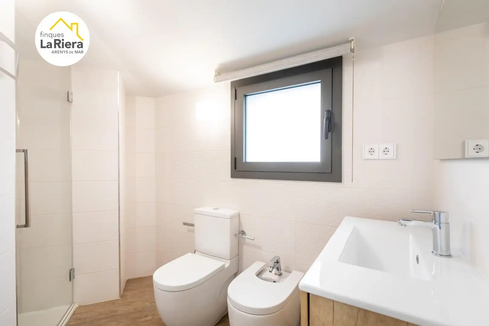 Baño de Dúplex en venta en Arenys de Mar con Aire acondicionado, Calefacción y Terraza
