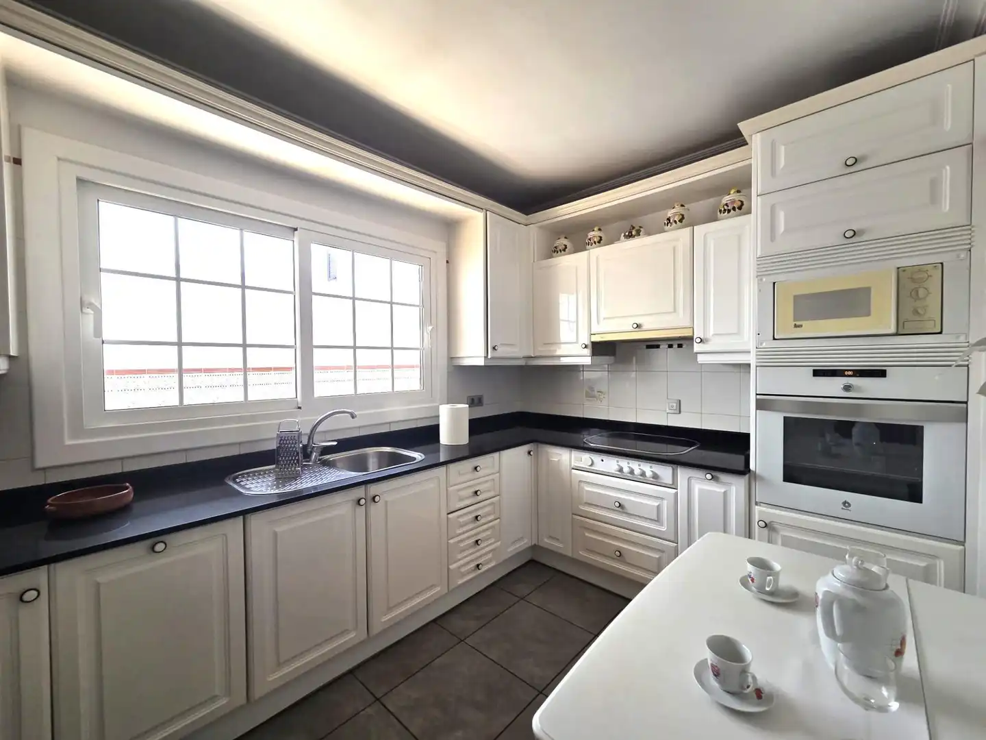 Cocina de Dúplex en venta en San Bartolomé con Terraza y Amueblado