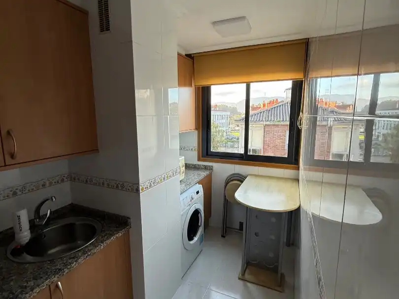 Wohnung zur Miete in Estrada Pola Vía, 116, Nigrán centro