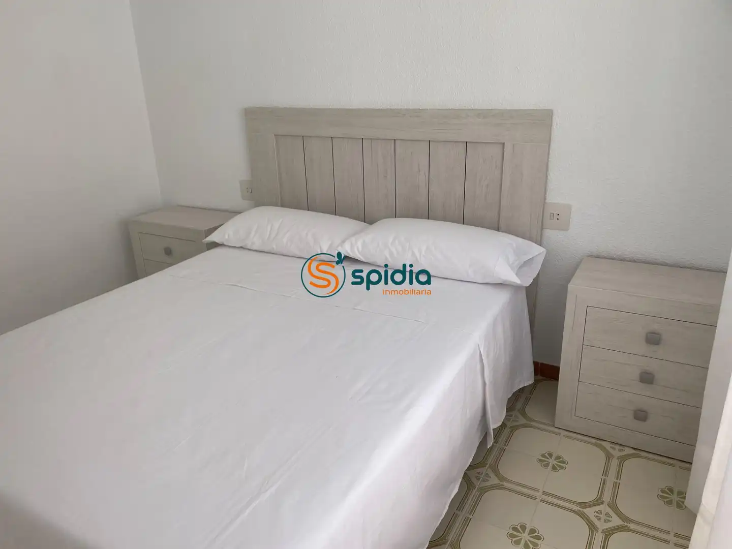 Habitación de Apartamento de alquiler en Águilas con Balcón