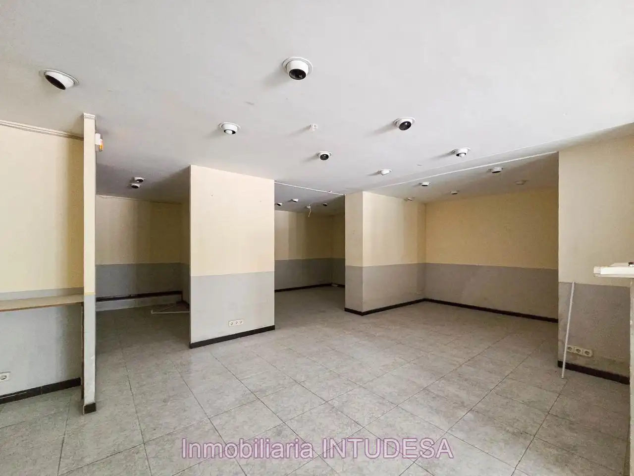 Local comercial de lloguer a Diaz Bravo, imagen 4