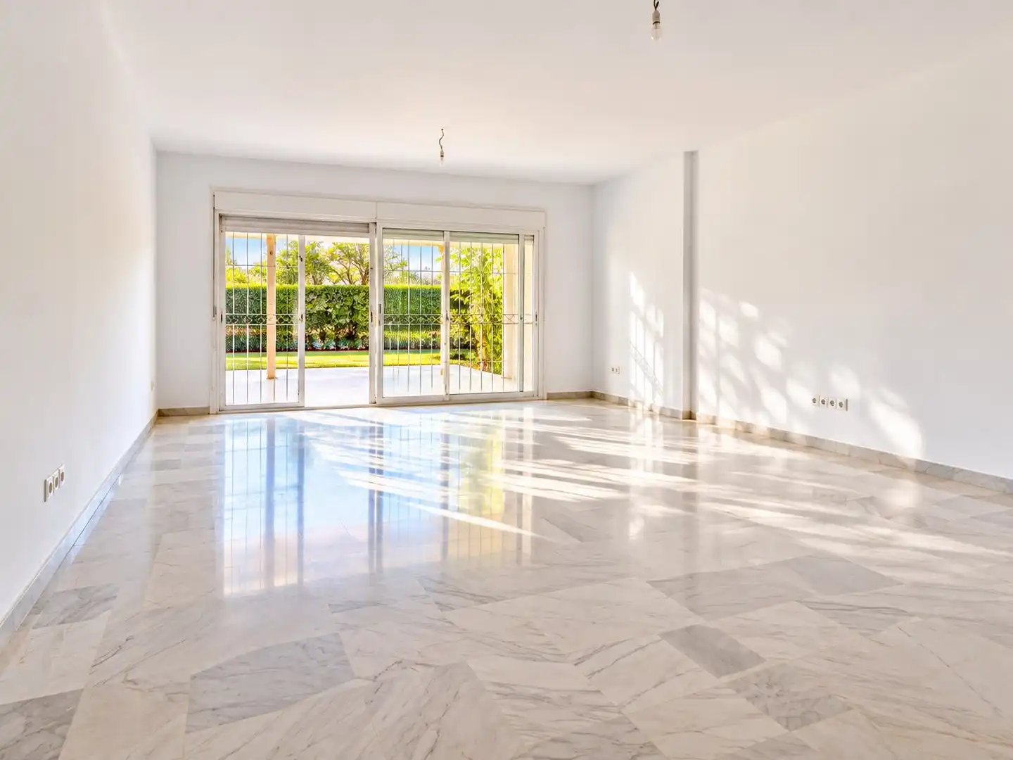 Piso con piscina en venta en San Pedro de Alcántara, imagen 6