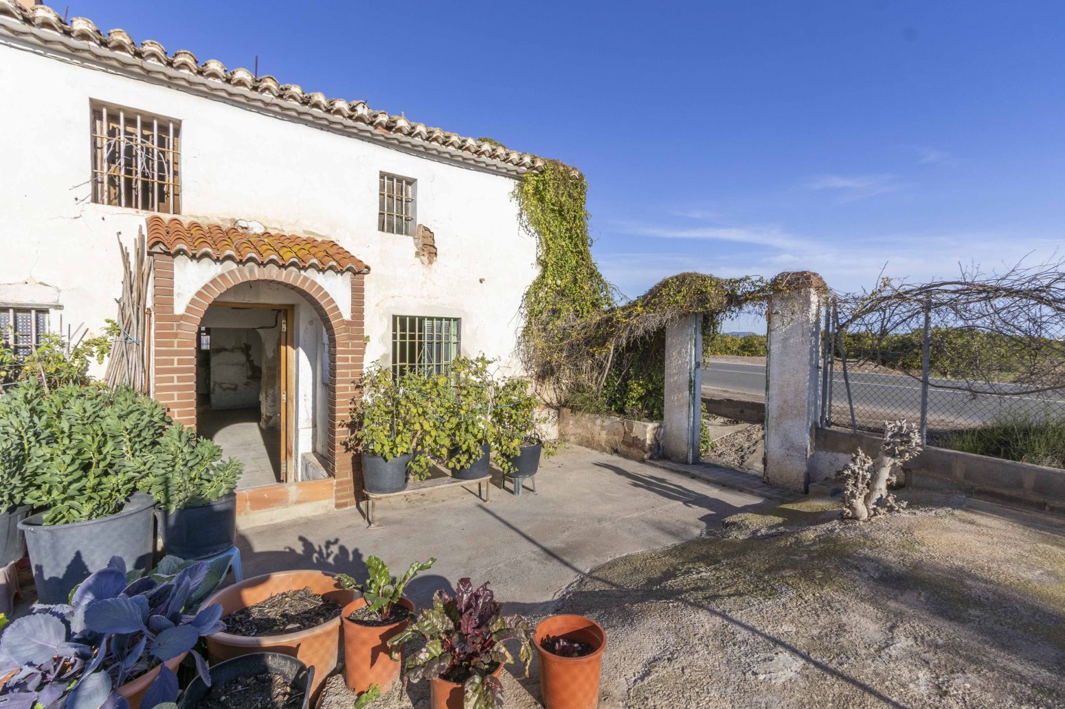 Vista exterior de Casa o xalet en venda en Vinalesa amb Terrassa