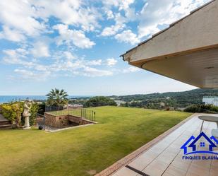 Jardí de Casa o xalet en venda en Arenys de Munt amb Aire condicionat, Terrassa i Piscina