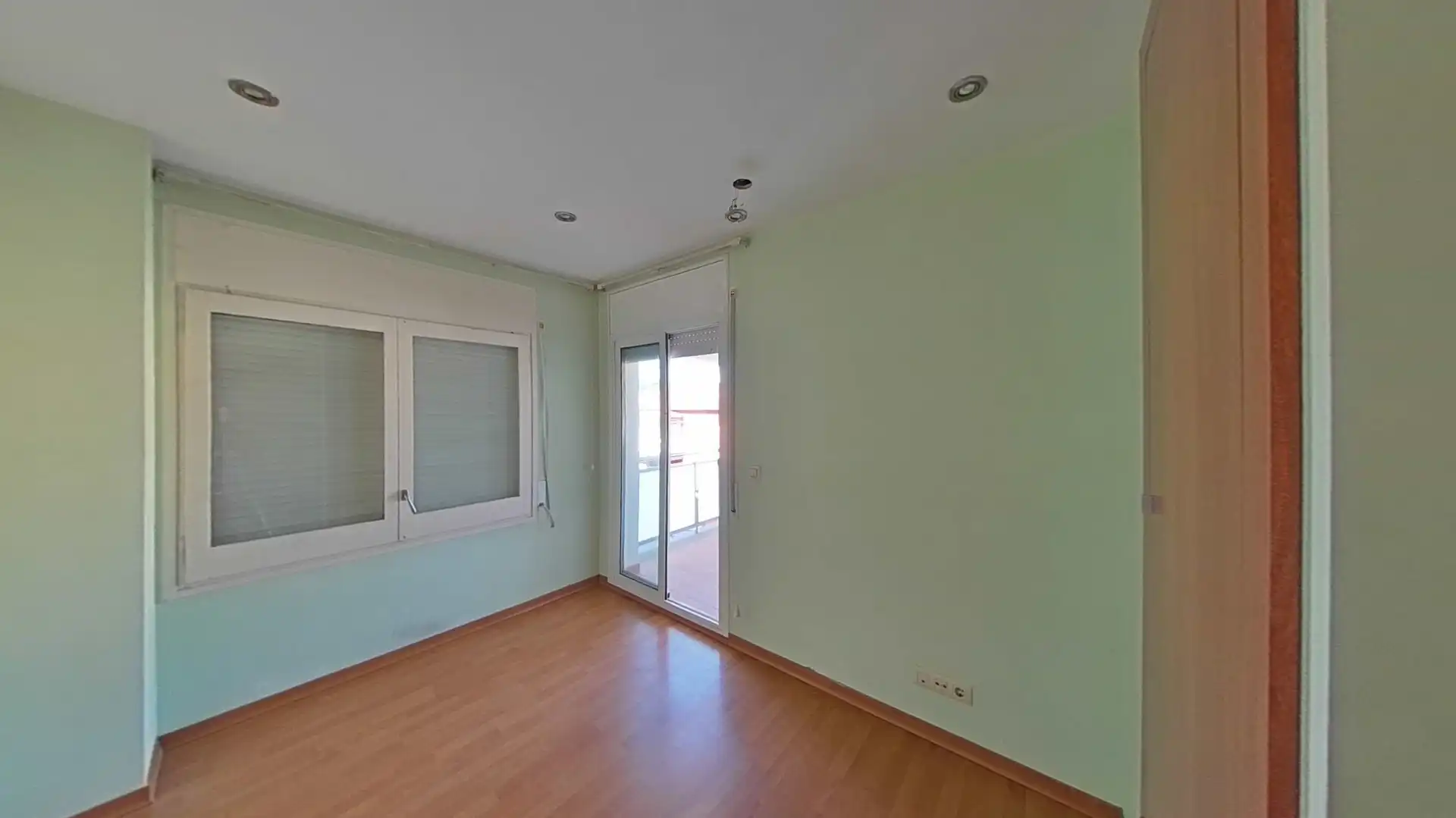 Habitación de Casa adosada en venta en Olot con Balcón