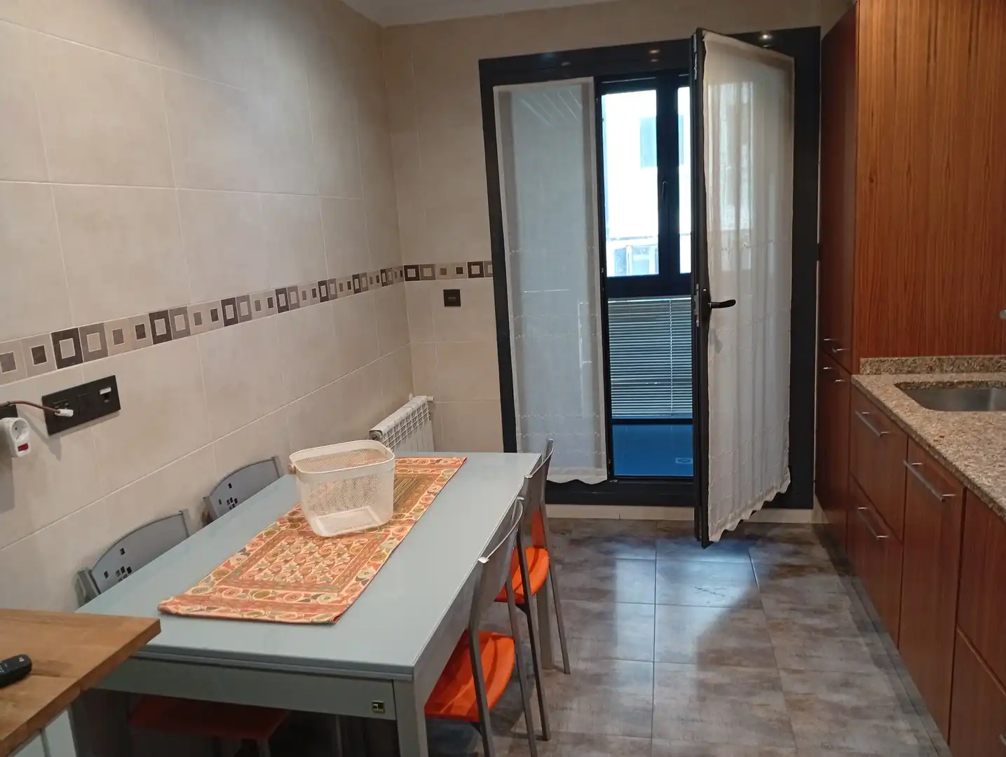 Cocina de Piso en venta en Portugalete con Calefacción, Trastero y Amueblado