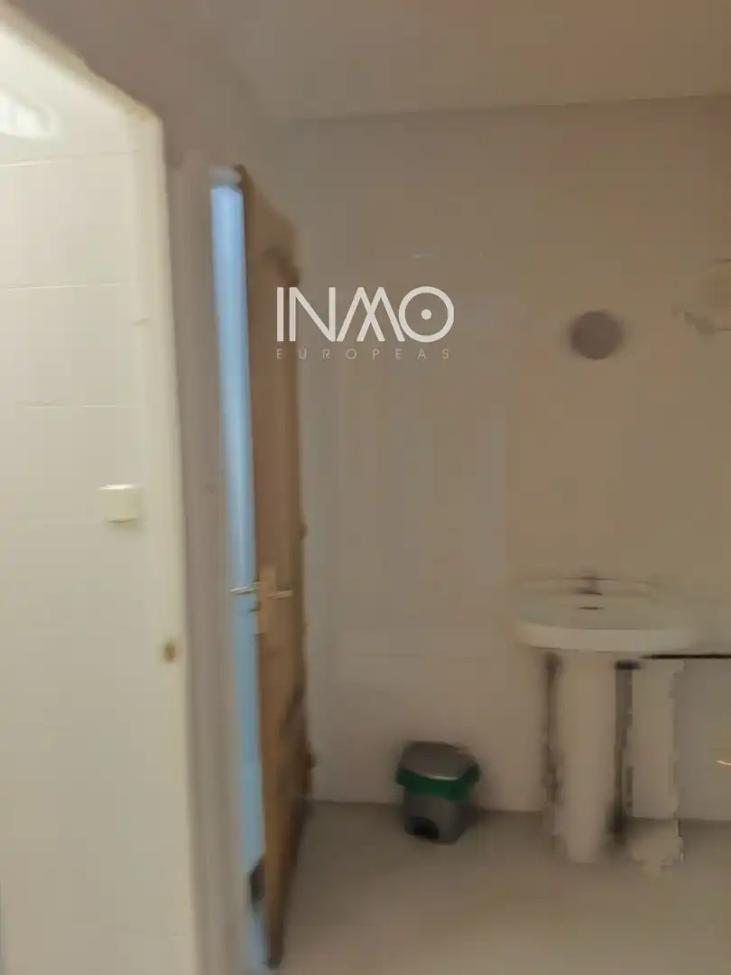 Baño de Nave industrial de alquiler en Población de Arroyo