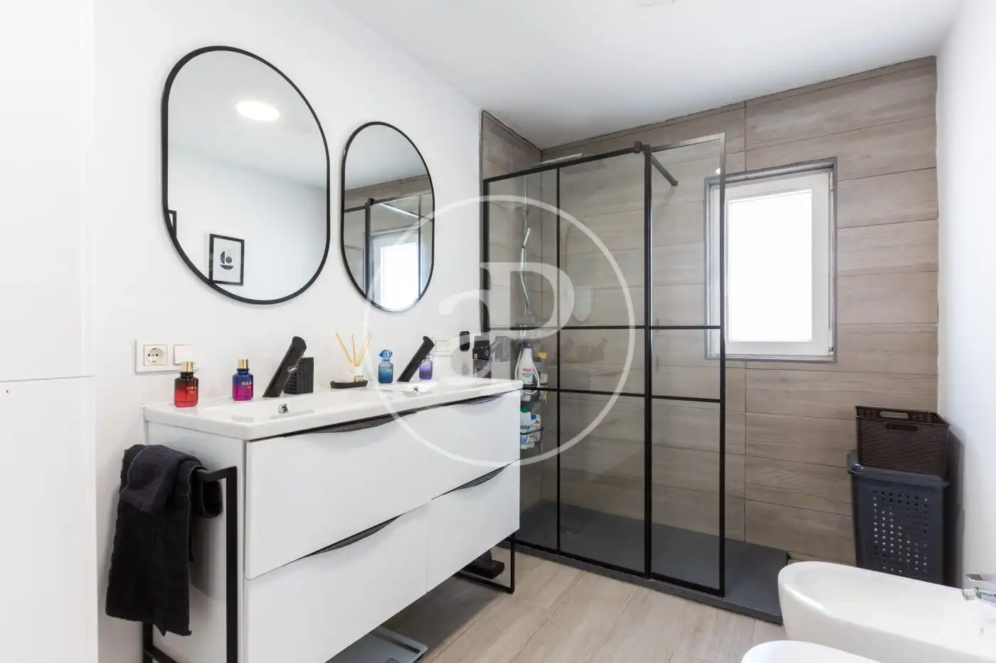 Baño de Casa o chalet en venta en La Pobla de Vallbona con Aire acondicionado, Jardín privado y Terraza