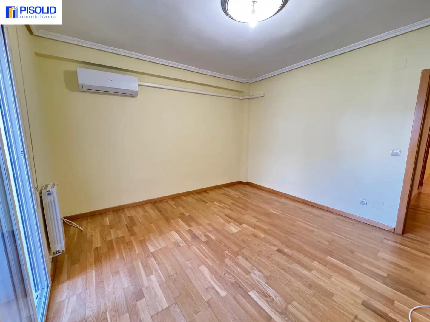 Piso de alquiler en Calle JUAN DE JUNI, Campo Grande
