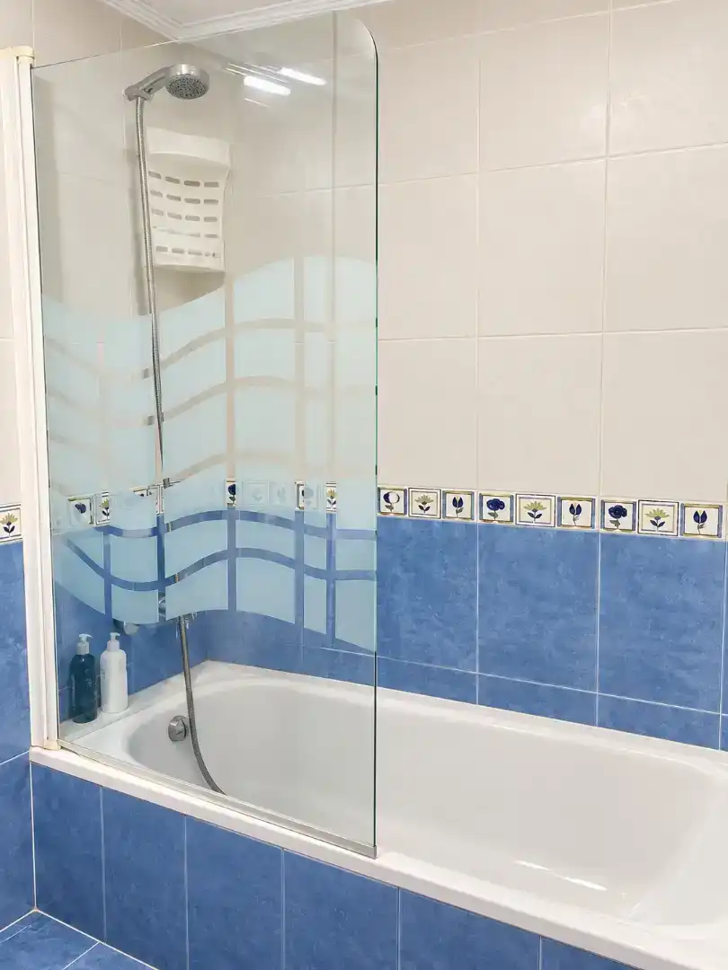 Badezimmer von Dachboden zur Miete in Torrevieja mit Klimaanlage