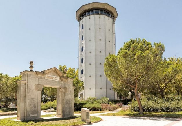Exterior view of Flat for sale in  Madrid Capital  with Air Conditioner, Heating and Furnished