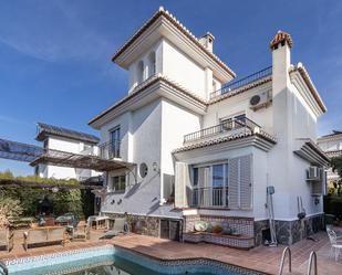 Vista exterior de Casa o xalet en venda en  Granada Capital amb Aire condicionat, Terrassa i Piscina