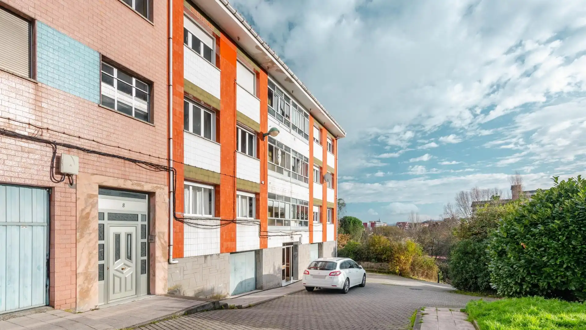 Vista exterior de Pis en venda en Avilés amb Moblat