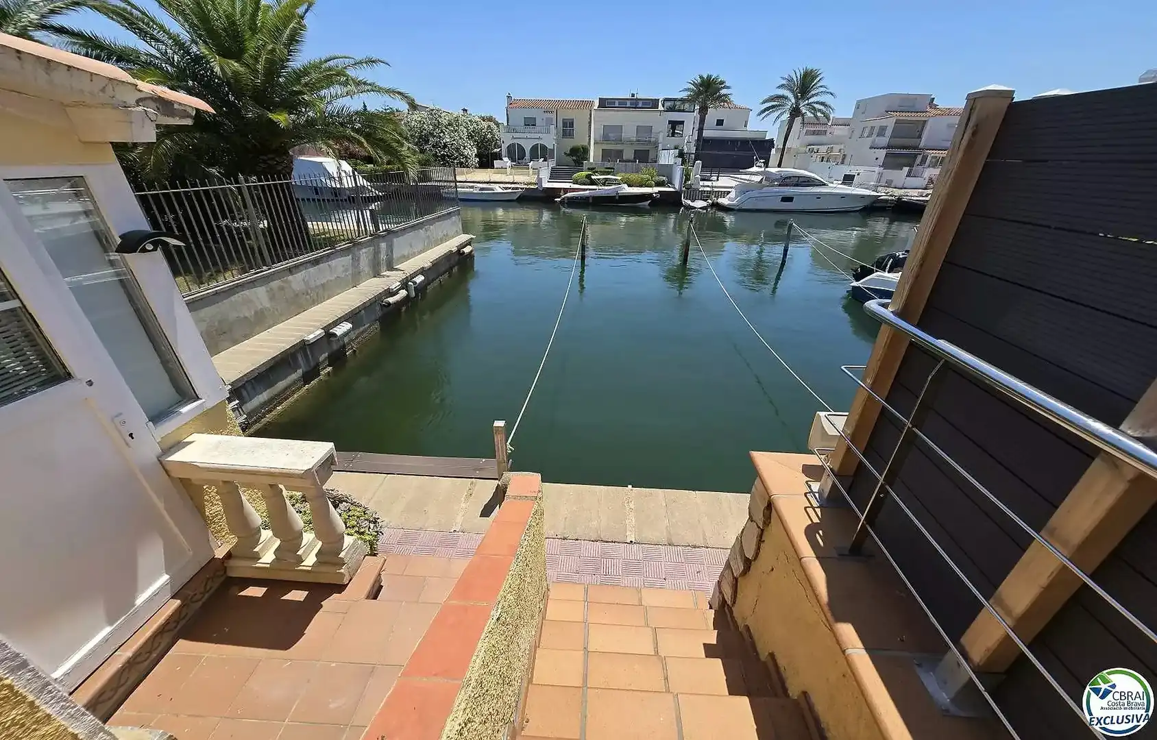 Vista exterior de Piso en venta en Empuriabrava con Aire acondicionado, Jardín privado y Amueblado