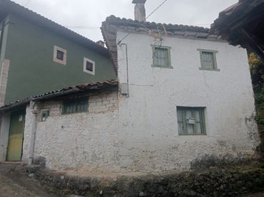 House for sale in Parres