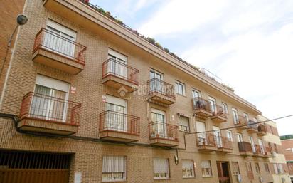 Exterior view of Attic for sale in  Madrid Capital  with Air Conditioner, Terrace and Storage room